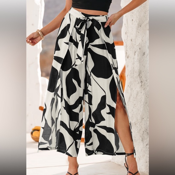 Cupshe Pants - NWT Black Palm Split Hem Cover-Up Pants